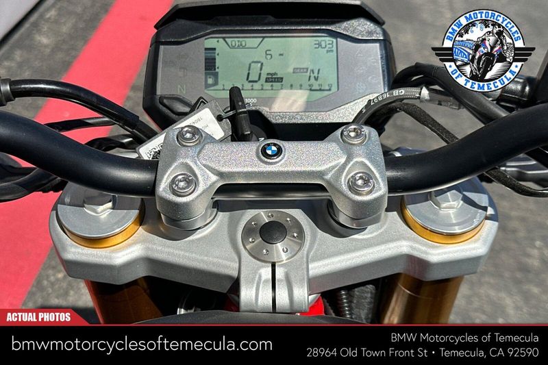 2025 BMW G 310 RImage 17