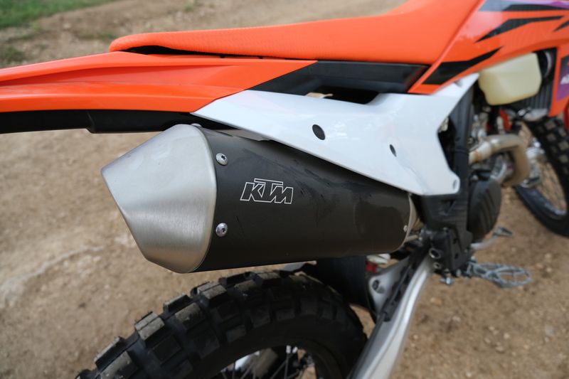 2024 KTM 500 EXCF SIX DAYS ORANGE Image 7