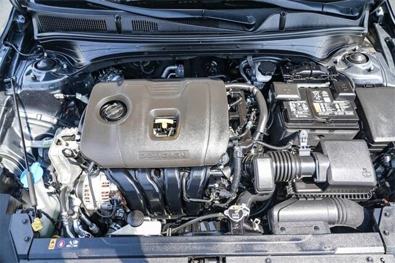 2022 Kia Forte LXSImage 27