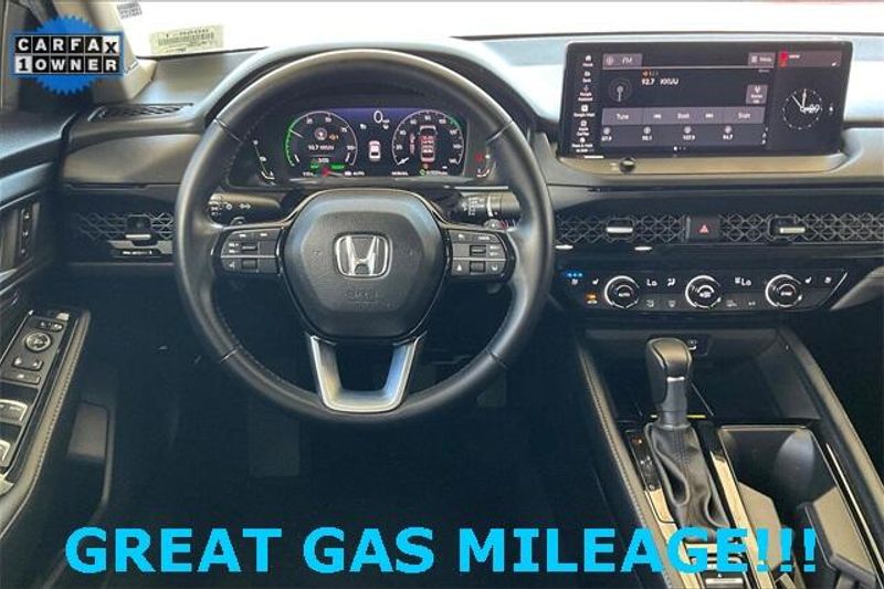 2024 Honda Accord Touring photo 4