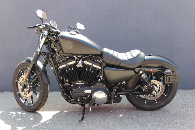 2022 Harley-Davidson Sportster Iron 883 Image 6