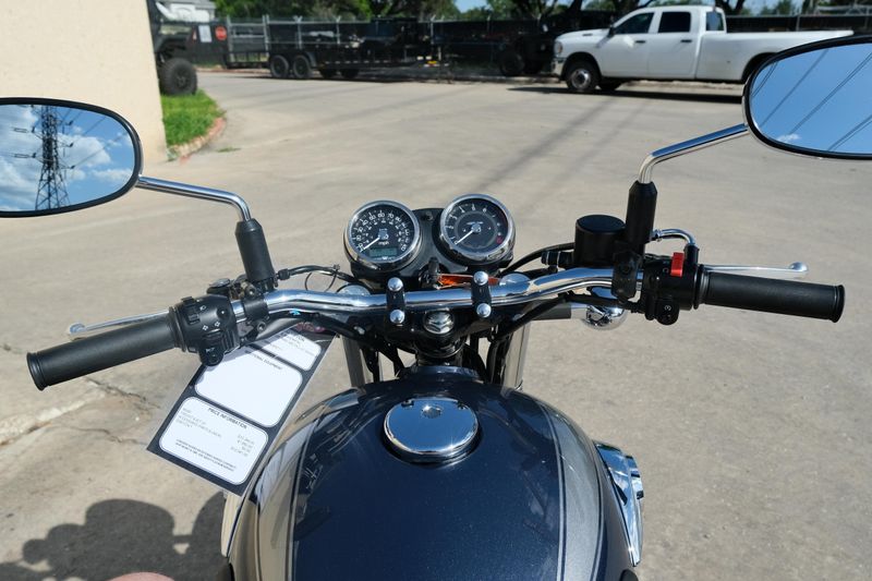 2024 Kawasaki W800 ABS METALLIC SLATE BLUE AND METALLIC DIABLO BLACK Image 15