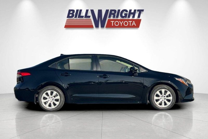 New 2027 Toyota Corolla LEImage 2