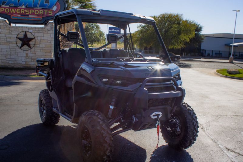 NEW 2026 CAN-AM DEFENDER XT HD11 WITH 1025 INCH TOUCHSCREEN Image 1