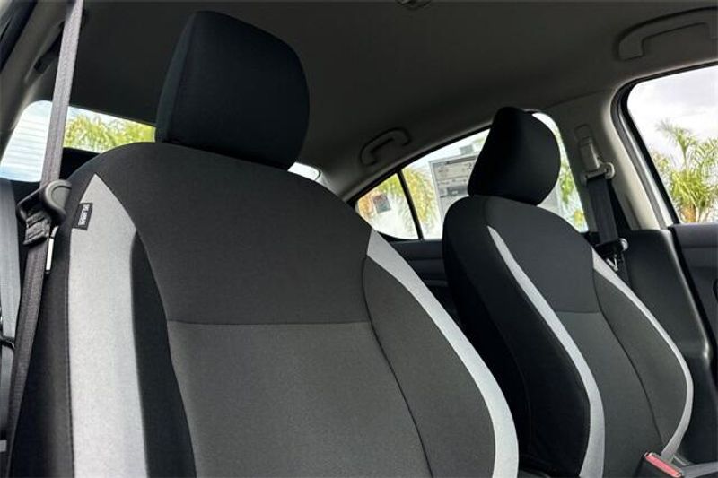 New 2025 Nissan Versa 1.6 SImage 13