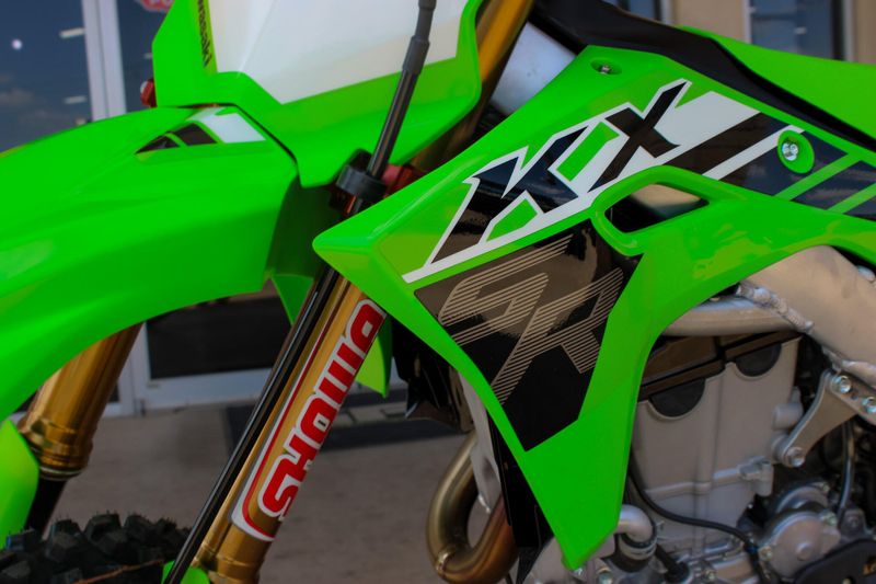 2025 Kawasaki KX450SR LIME GREEN Image 13