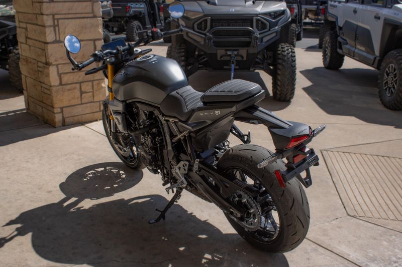 NEW 2026 SUZUKI GSX8T Image 2