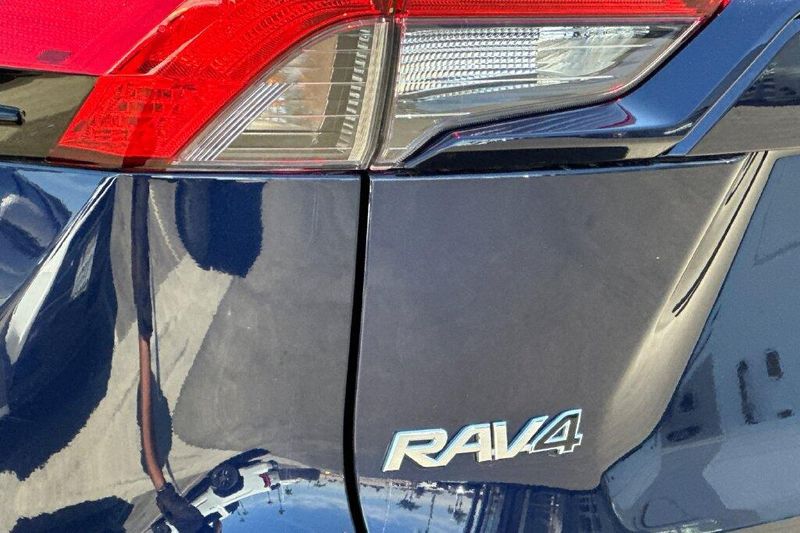 Used 2025 Toyota RAV4 XLEImage 25