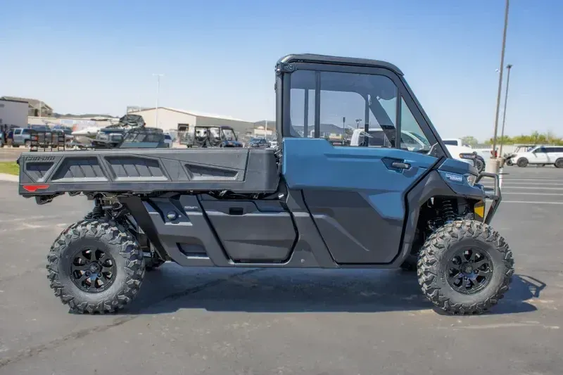 NEW 2026 CAN-AM DEFENDER PRO LIMITED CAB HD10 Image 2