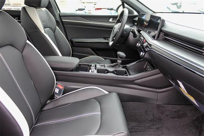 2025 Kia K5 GT-LineImage 10