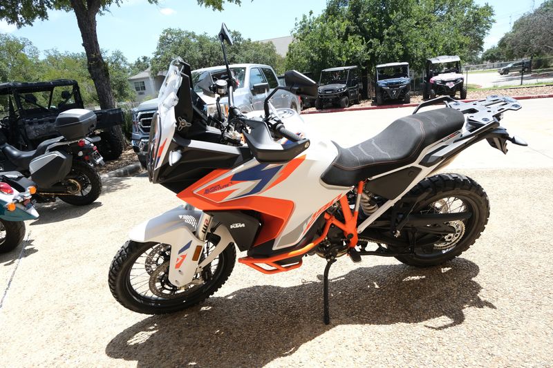 2024 KTM 1290 SUPER ADVENTURE R OT WHITEImage 6