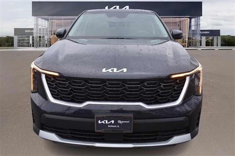 2025 Kia Sorento LXImage 8