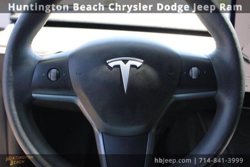 2021 Tesla Model Y Long RangeImage 13