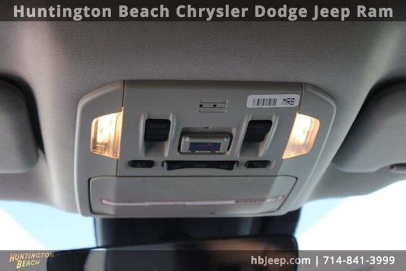 2021 Toyota Highlander Hybrid XLEImage 18