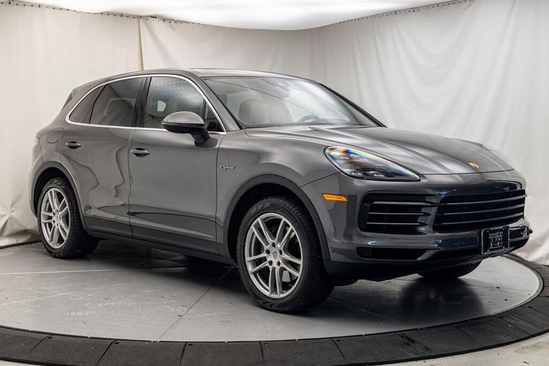 2019 Porsche Cayenne E-HybridImage 7