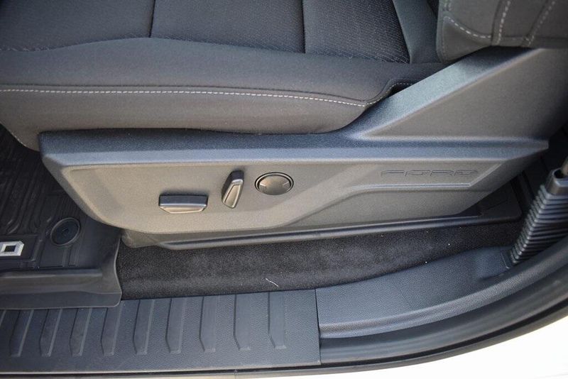 New 2025 Ford F-150 XLTImage 16