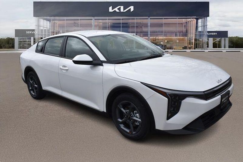 New 2026 Kia K4 LXSImage 11