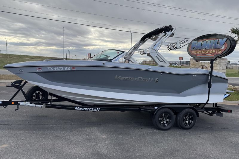 2023 MASTERCRAFT X24 