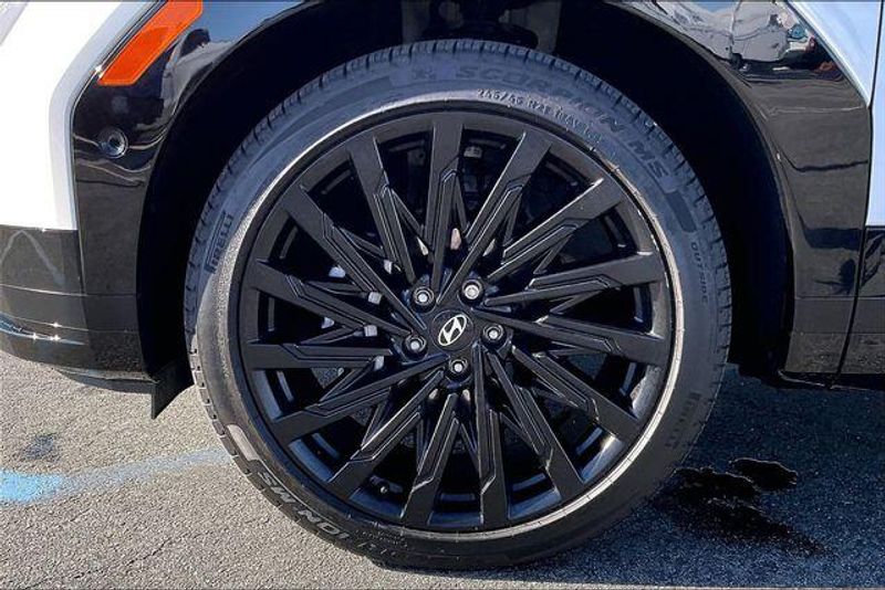 Used 2024 Hyundai Santa Fe CalligraphyImage 8