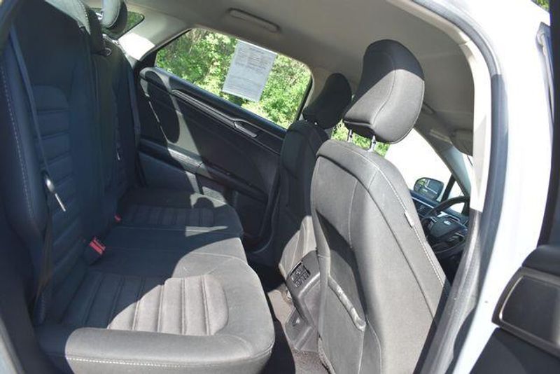 Used 2017 Ford Fusion SEImage 14