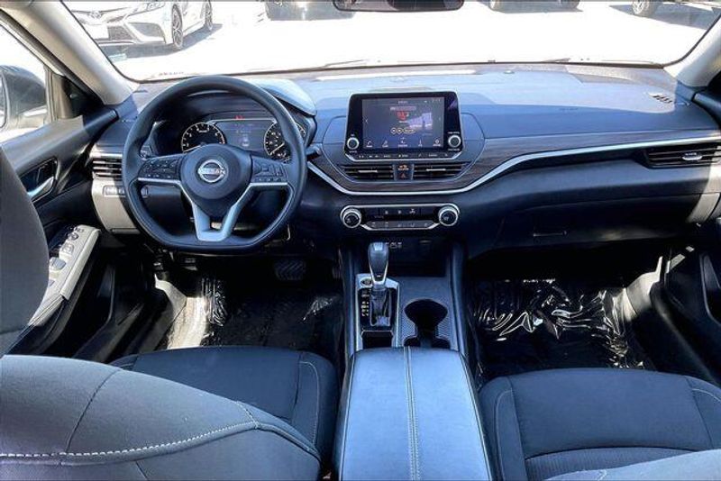 Used 2025 Nissan Altima 2.5 SVImage 15