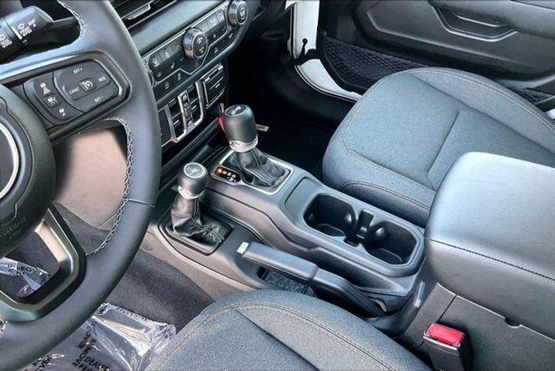 New 2026 Jeep Wrangler 4-door Sport SImage 7