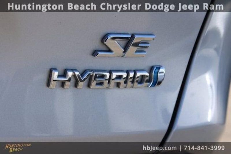 2022 Toyota RAV4 Hybrid SEImage 6