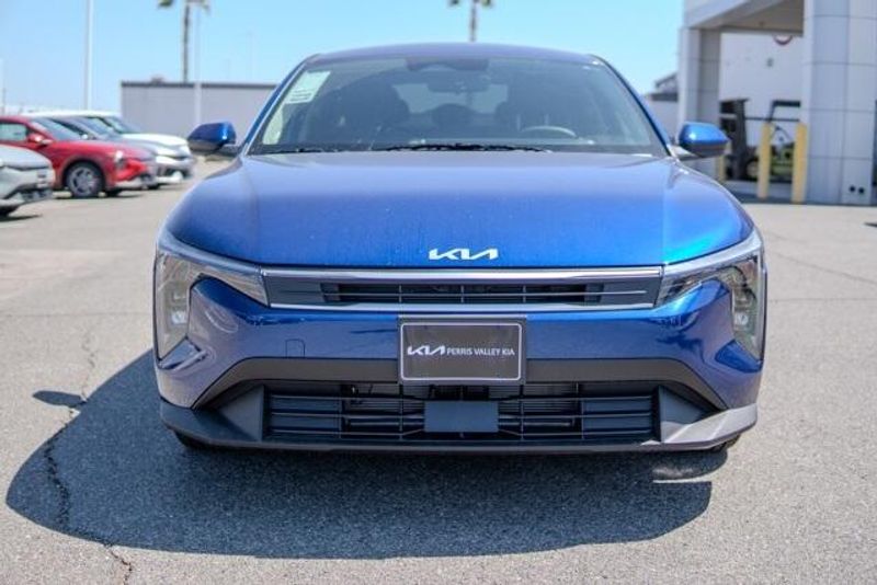 New 2025 Kia K4 LXSImage 2