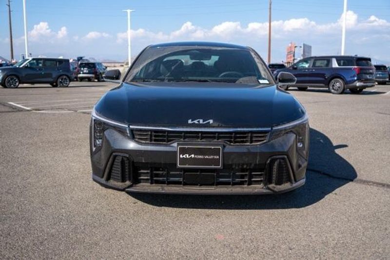 New 2025 Kia K4 GT-LineImage 2