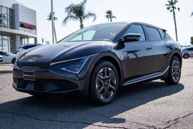 2025 Kia EV6 LightImage 3