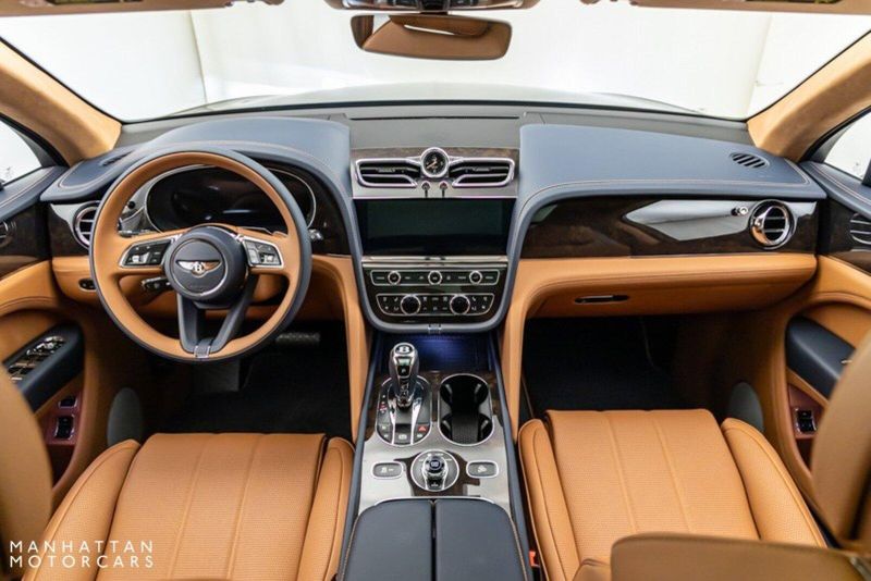 2024 Bentley Bentayga Hybrid V6Image 19