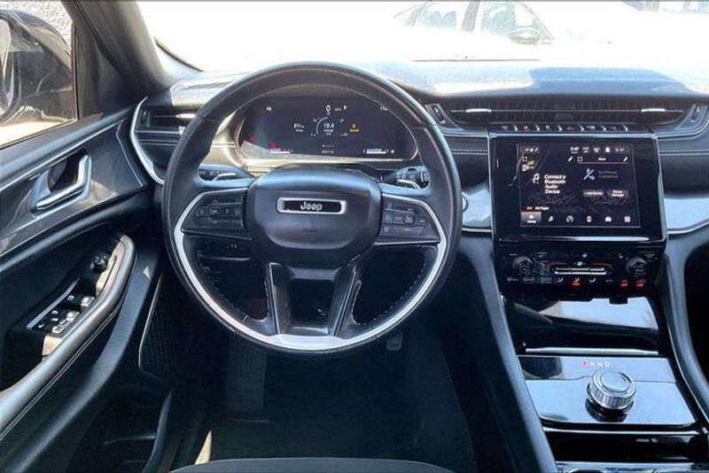 Used 2021 Jeep Grand Cherokee L AltitudeImage 4