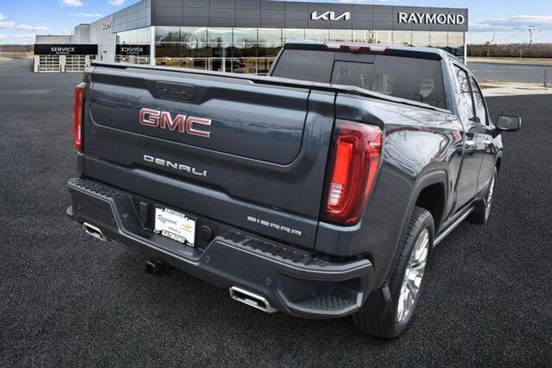 Used 2021 GMC Sierra 1500 DenaliImage 3