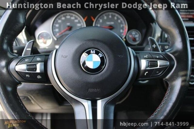 2015 BMW M3 BaseImage 17