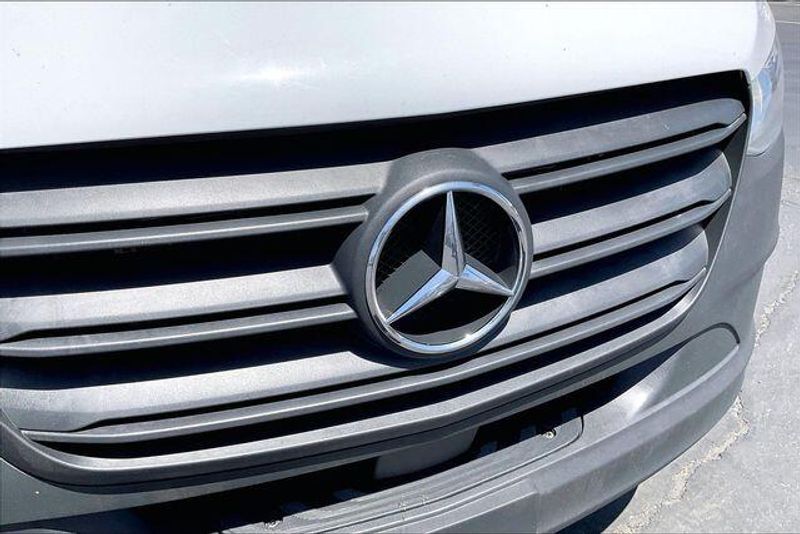 Used 2025 Mercedes-Benz Sprinter 2500 Crew 144 WBImage 27