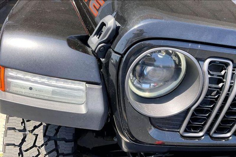 Used 2024 Jeep Gladiator MojaveImage 26
