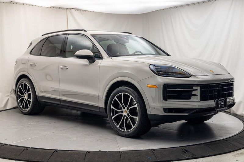 2024 Porsche Cayenne BaseImage 7