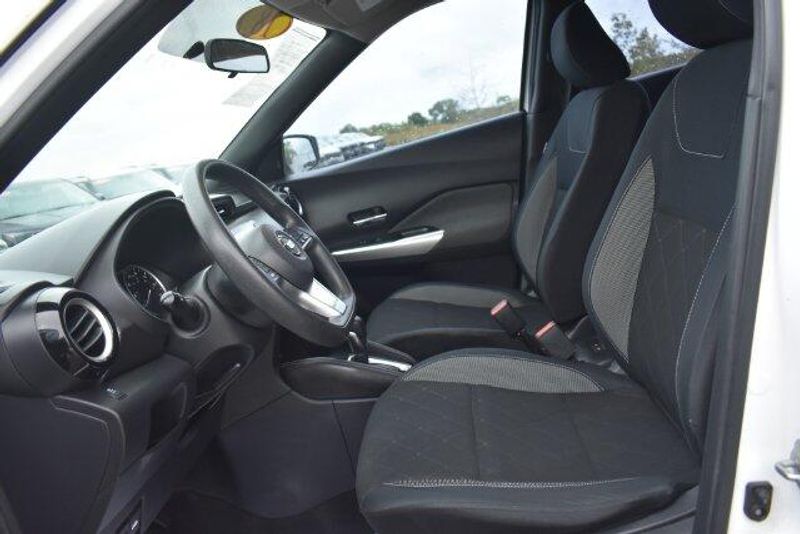 Used 2018 Nissan Kicks SVImage 20