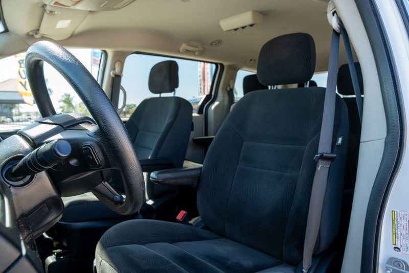 Used 2018 Dodge Grand Caravan SEImage 13