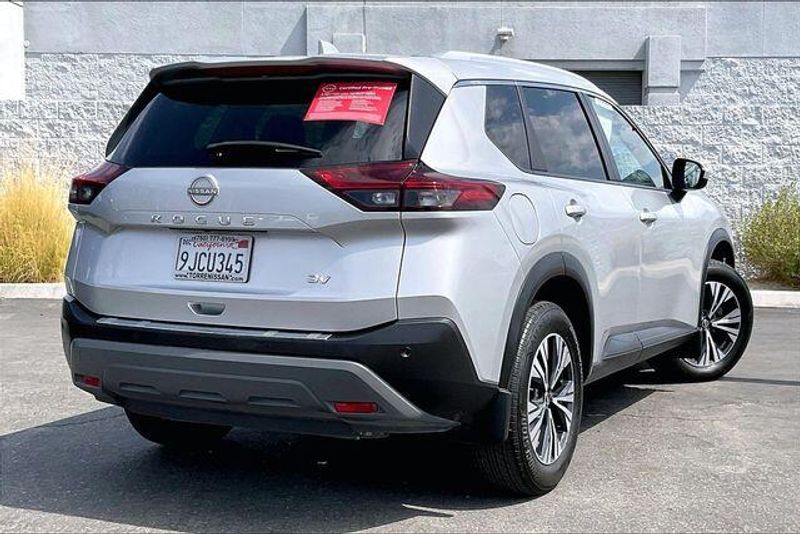 Used 2023 Nissan Rogue SVImage 13