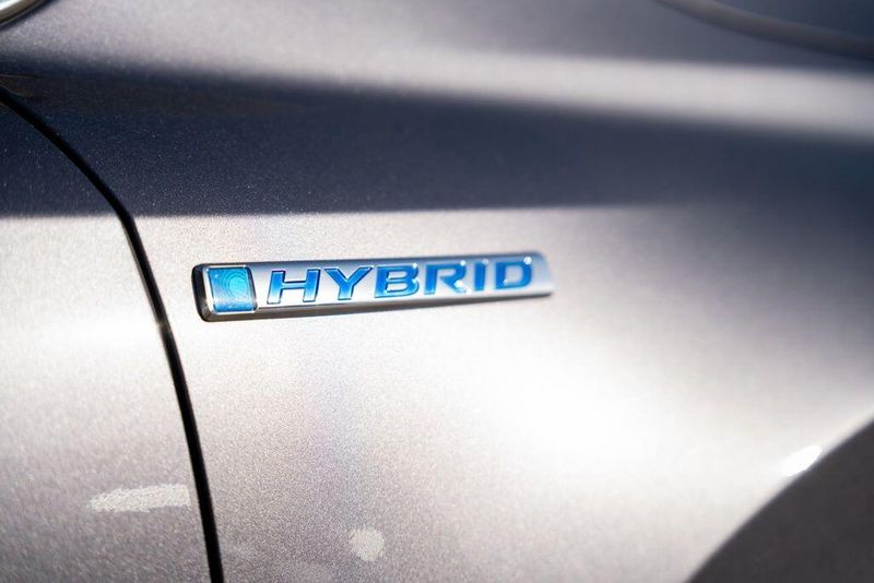 Used 2020 Honda CR-V Hybrid EXImage 10