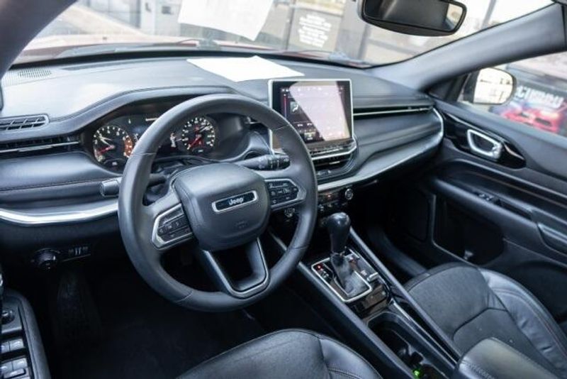 Used 2023 Jeep Compass LimitedImage 10