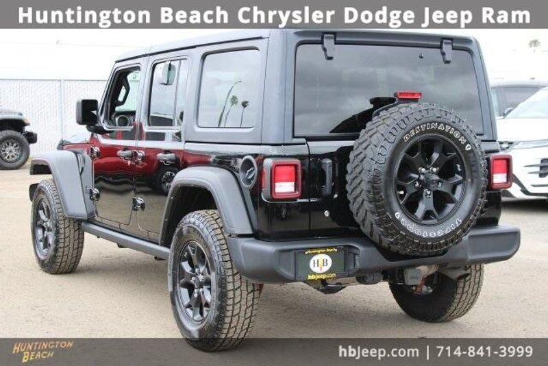 2021 Jeep Wrangler Unlimited WillysImage 3