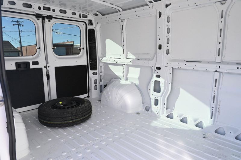 2025 RAM ProMaster Cargo Van TradesmanImage 12
