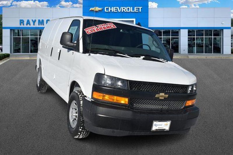 New 2025 Chevrolet Express 2500 Work VanImage 10