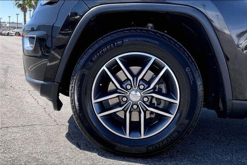Used 2018 Jeep Grand Cherokee LimitedImage 8