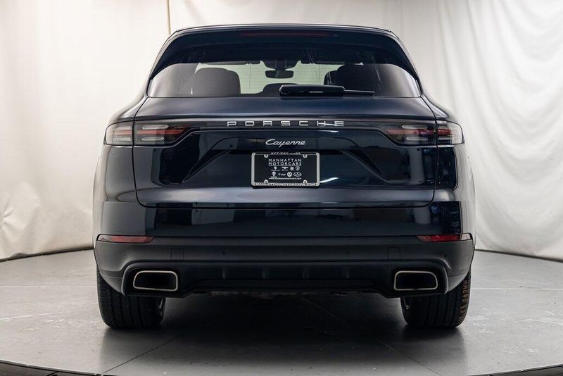 2021 Porsche Cayenne BaseImage 4