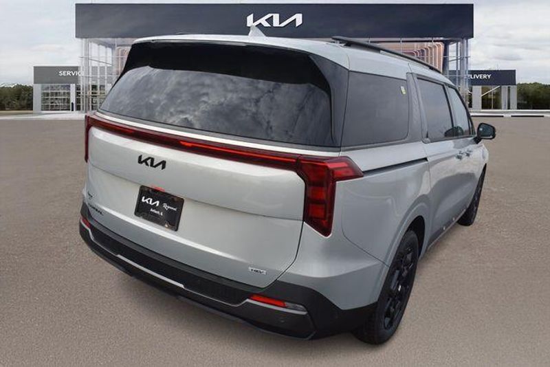 New 2026 Kia Carnival Hybrid SXImage 4