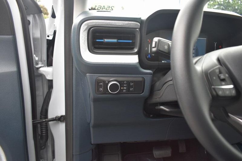 New 2025 Ford Maverick XLTImage 14