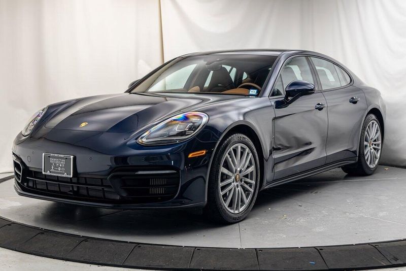 2021 Porsche Panamera 4Image 1